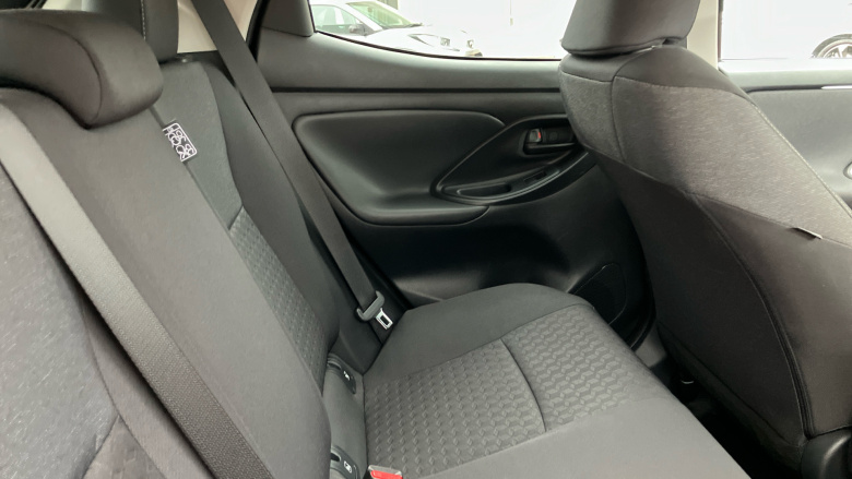 Toyota Yaris 1.5 Hybrid Design 5dr CVT Hybrid Hatchback